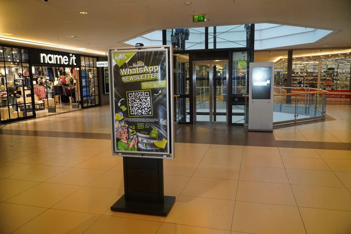 eddy mobile einseitiges LED Display mit Posterfach
